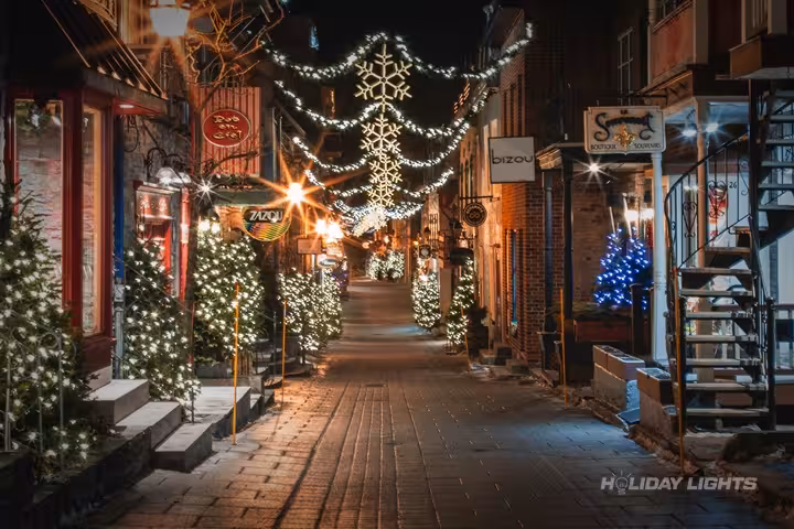Professional commercial christmas light installation in Windsor, Connecticut — Downtown Skyline Decoration